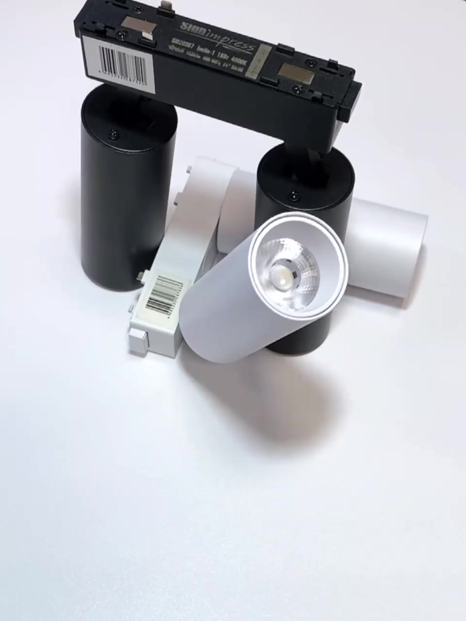 Светильник трековый 1фаза магнитный Inclin-1 двойной Bridgelux 48В 18Вт 4000К Чёрный 3г SignImpress