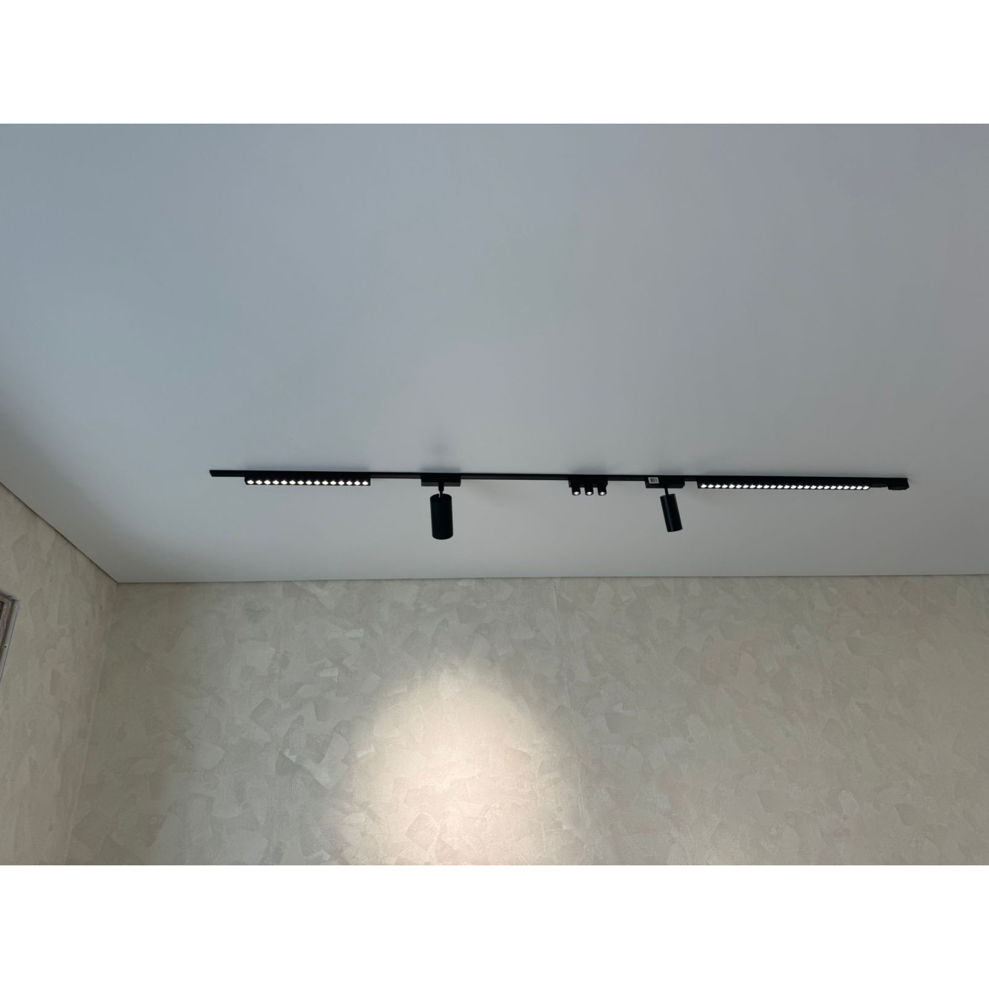 Светильник трековый однофазный магнитный линейный Ultra-1 48В 20Вт 4000К Чёрный 3года SignImpress