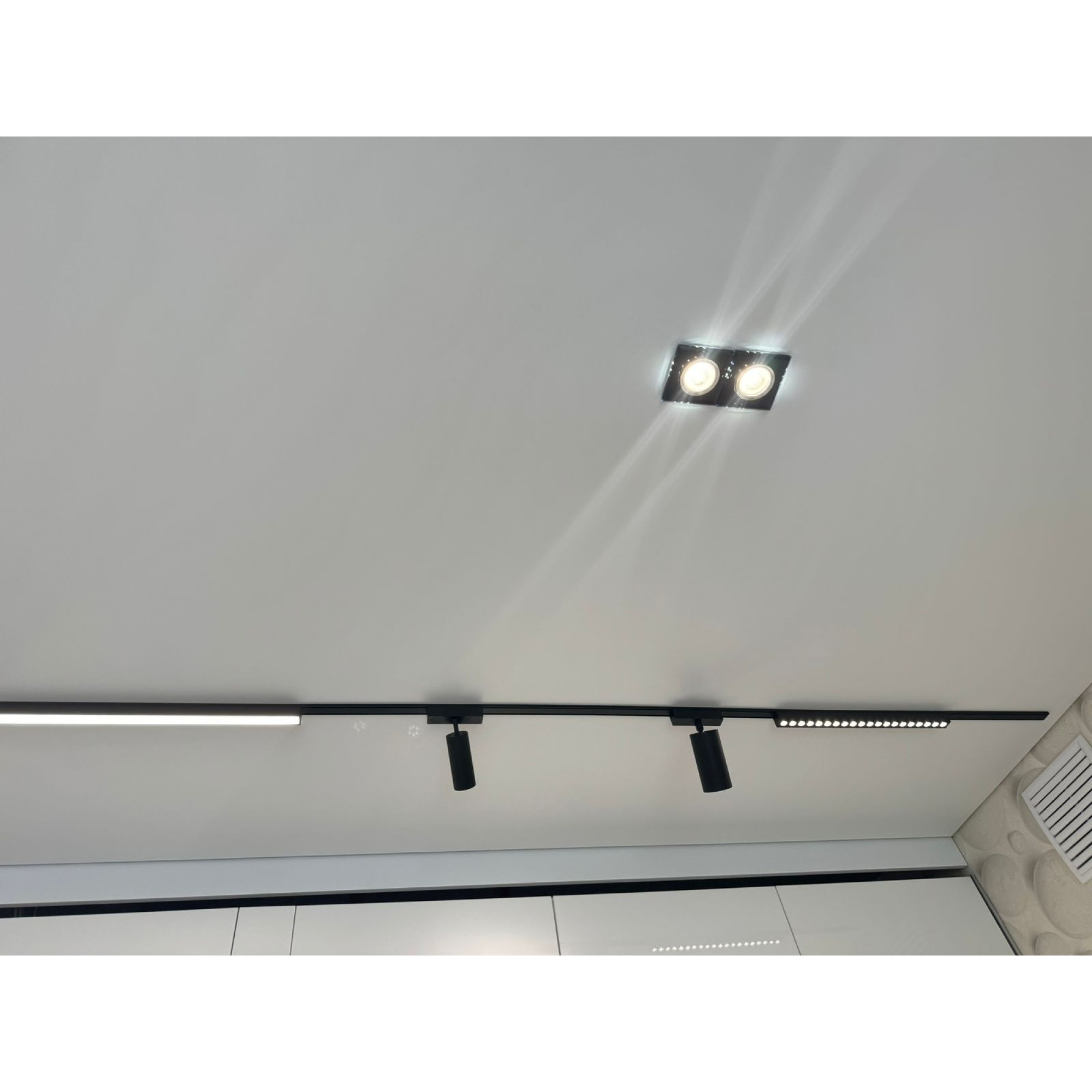 Светильник трековый однофазный магнитный линейный Ultra-1 48В 20Вт 4000К Чёрный 3года SignImpress