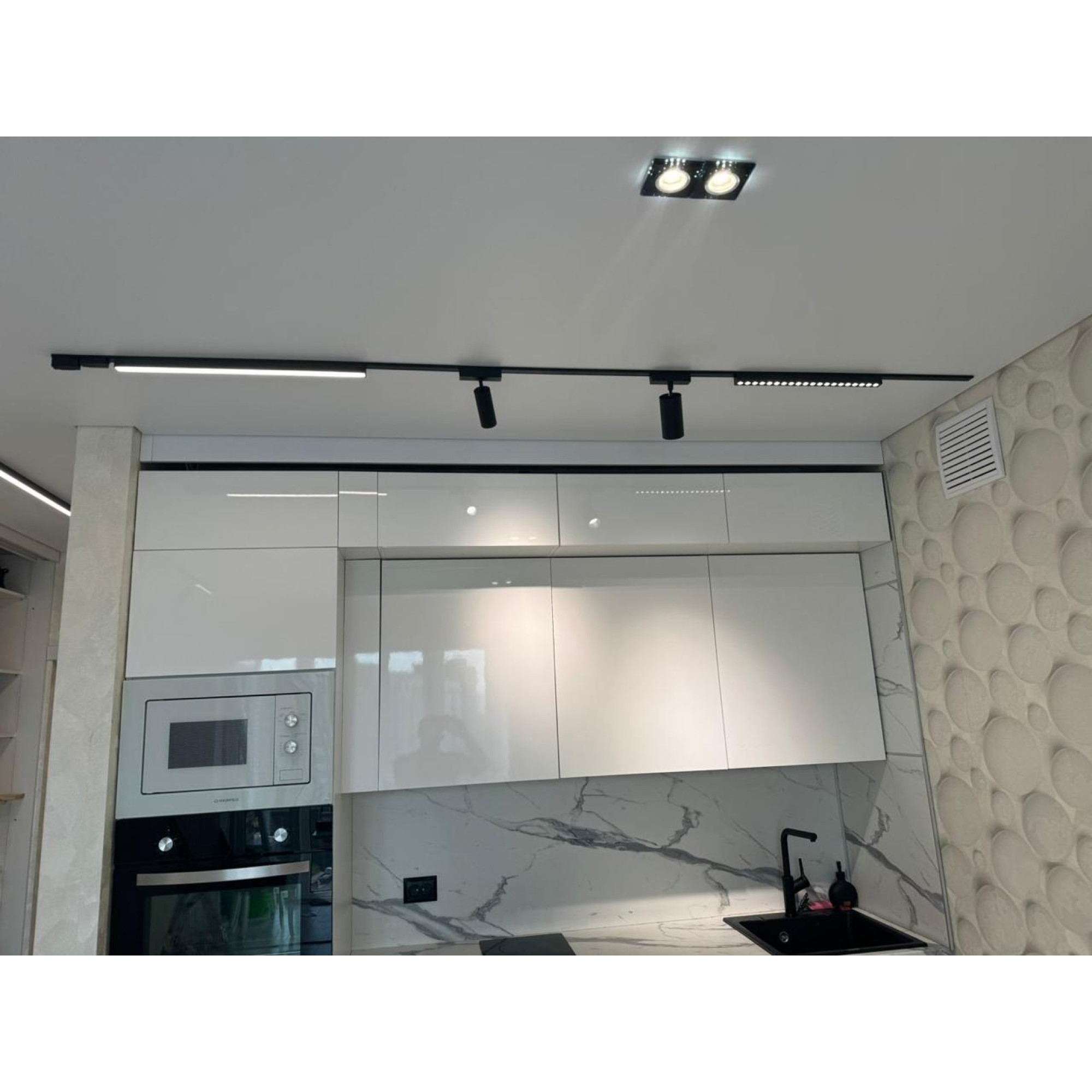 Светильник трековый однофазный магнитный линейный Ultra-1 48В 20Вт 4000К Чёрный 3года SignImpress