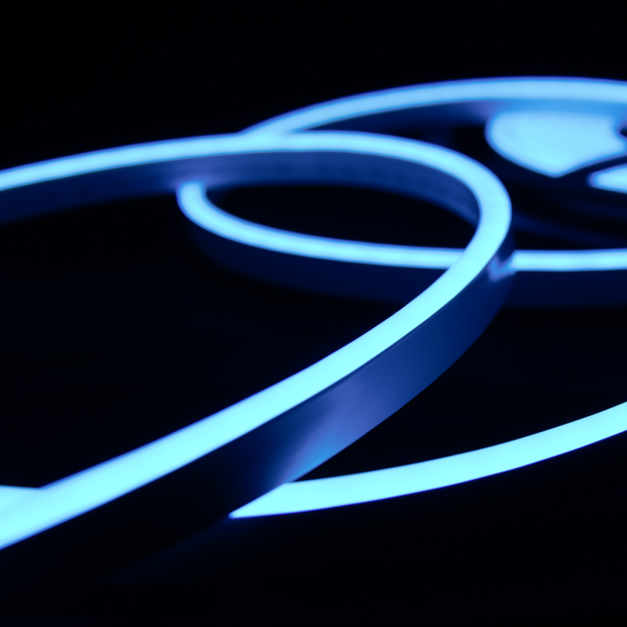 УЦЕНКА Неон гибкий ПВХ SMD2835 12В 110д/м 9Вт Ледяной синий 6*12мм рез1диод IP65 5м SignImpres