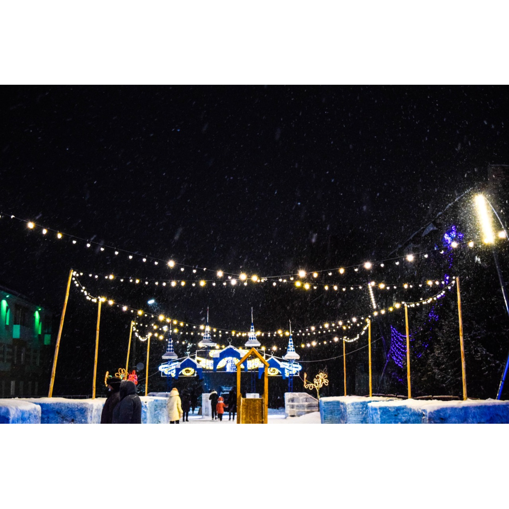 Гирлянда CL25-25 Белт-Лайт, 100 E27, шаг 25cm черный, 25м +1,5м IP65 Feron 