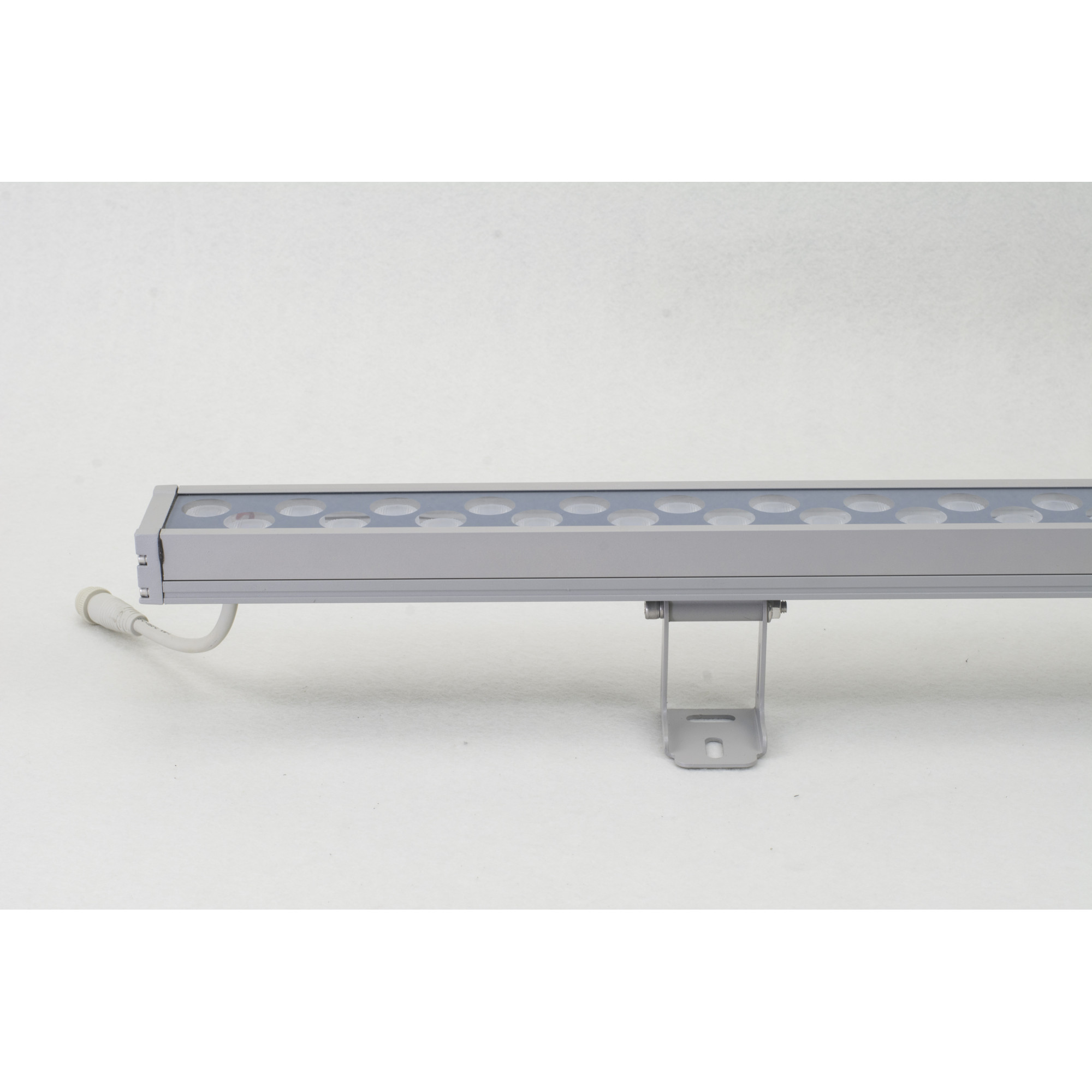 Прожектор линейный архитектурный WLN 24В 48Вт 3000К SMD3030 48Д 10*60˚ IP65 1m SignImpress