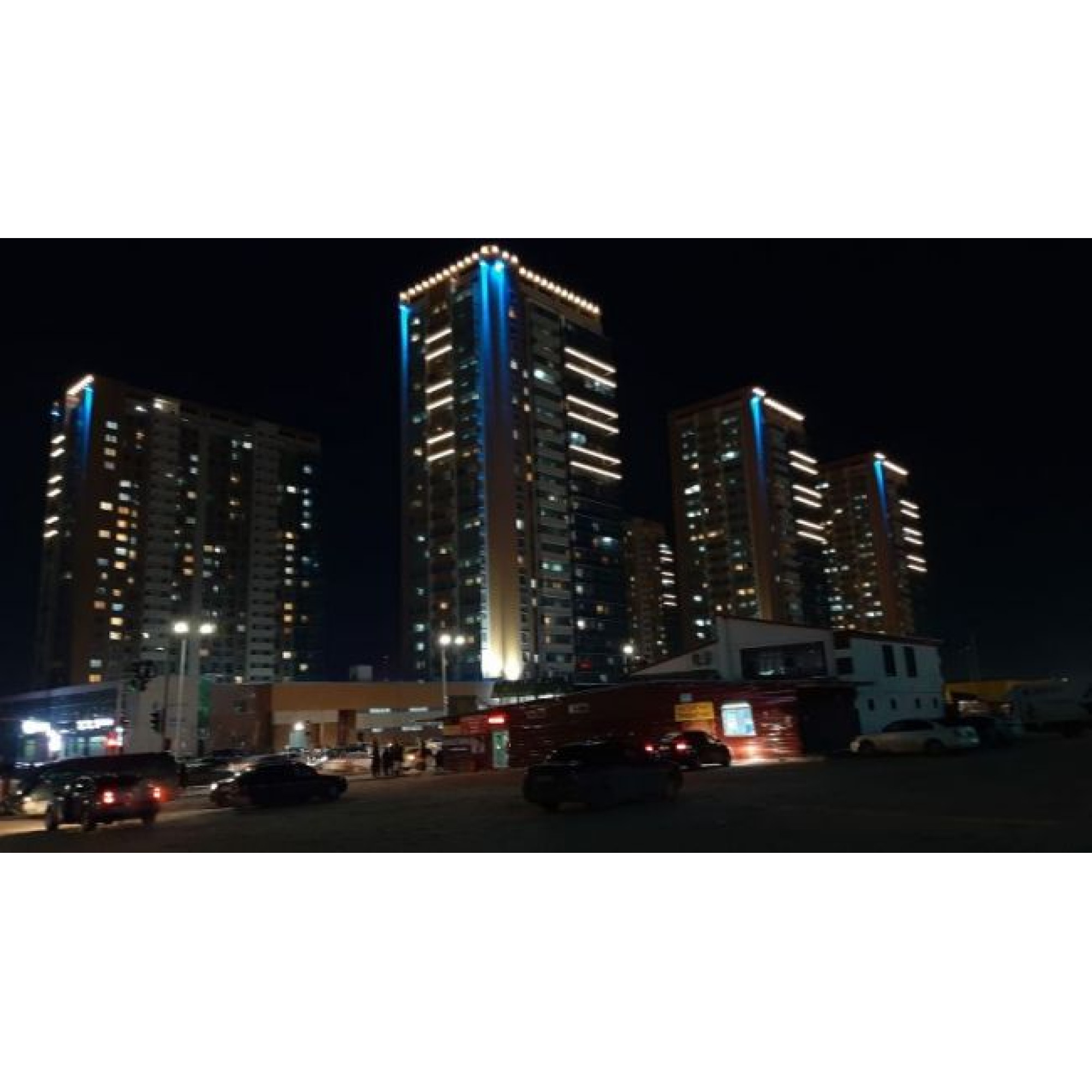 Прожектор LED архитектурный FT 200W RGBW 60˚ SignImpress