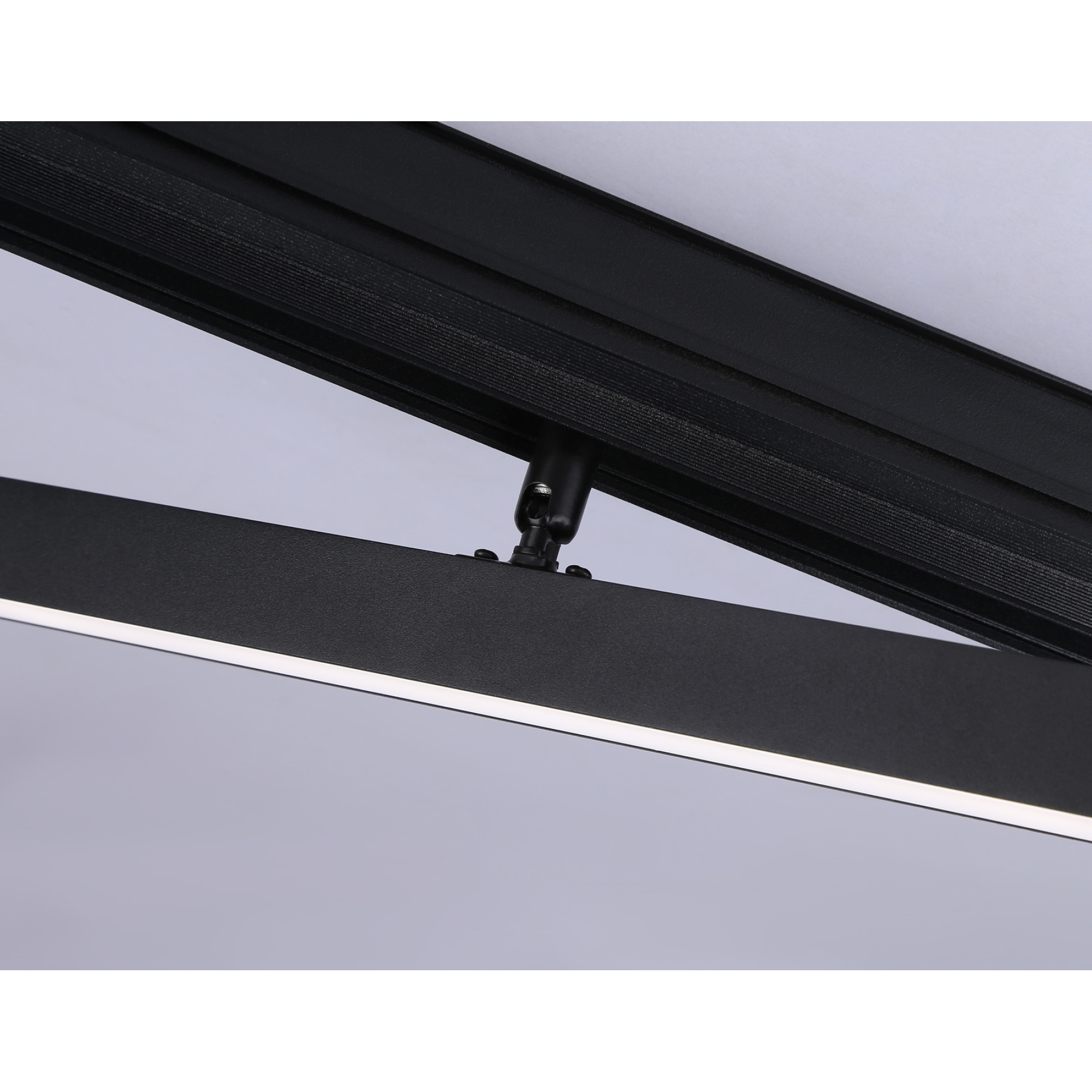 Светильник светодиодный трековый для шинопровода Magnetic GL4201 BK черный IP20 12W 4200K 48V Ambrel