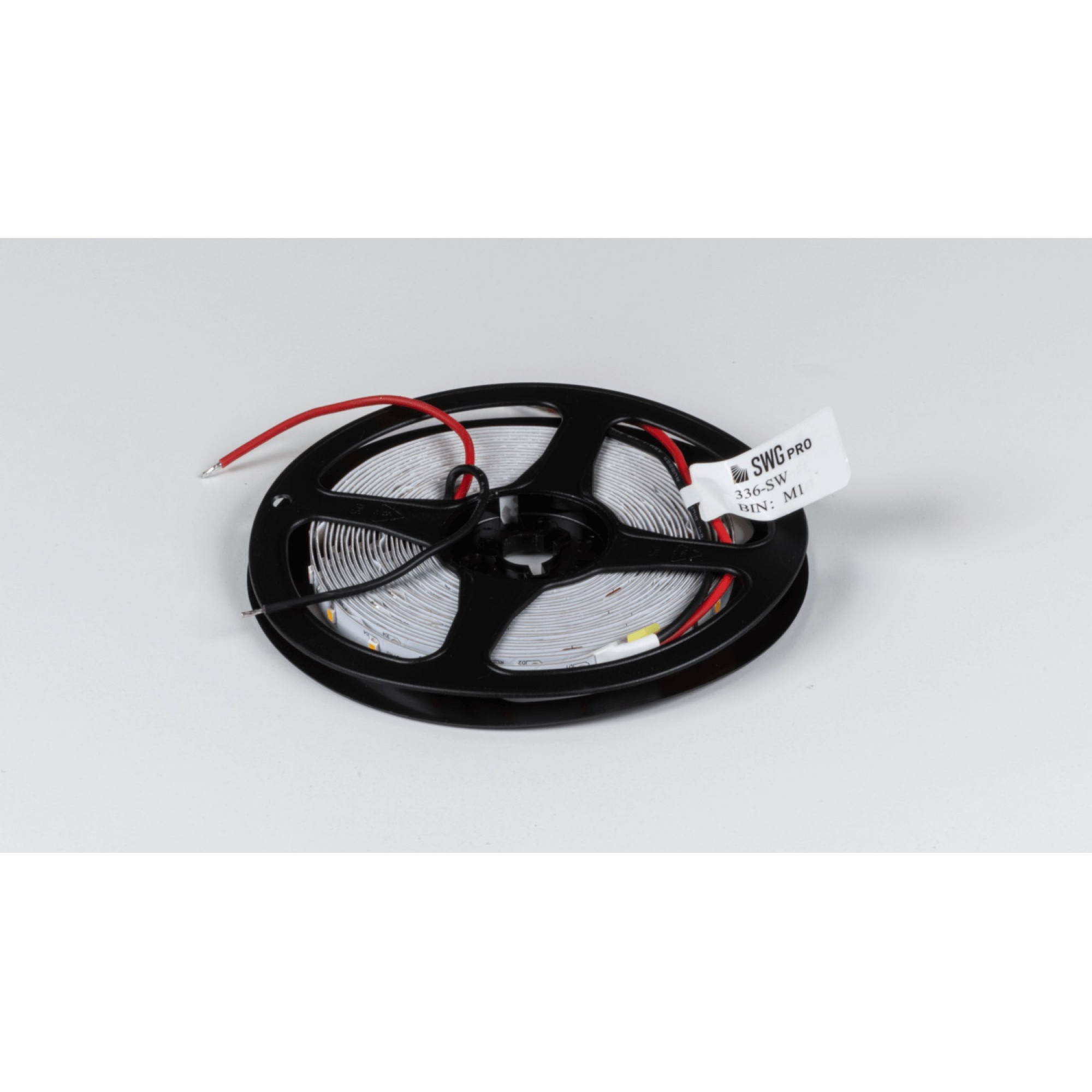 Лента светодиодная ПРО 2835, 60 LED/м, 4,8 Вт/м, 24В , IP20, Цвет: Теплый белый SWG 